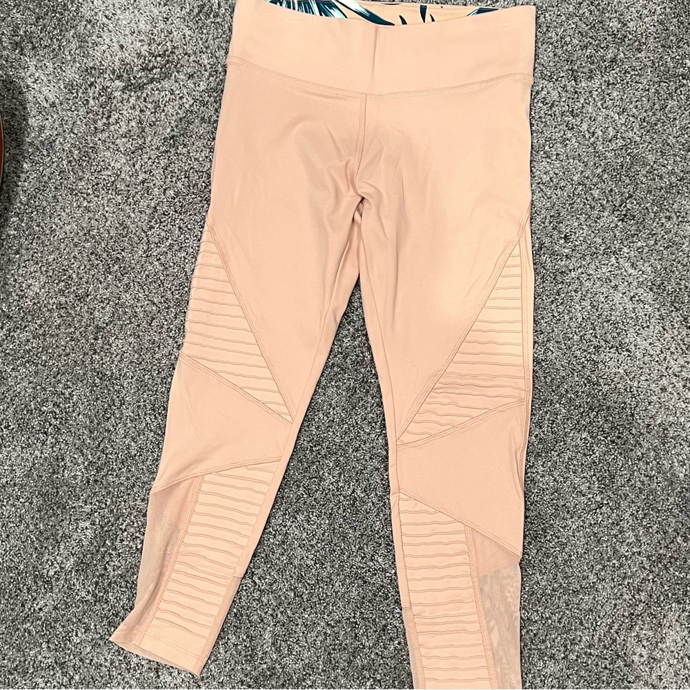 Victoria secret Pink ultimate leggings